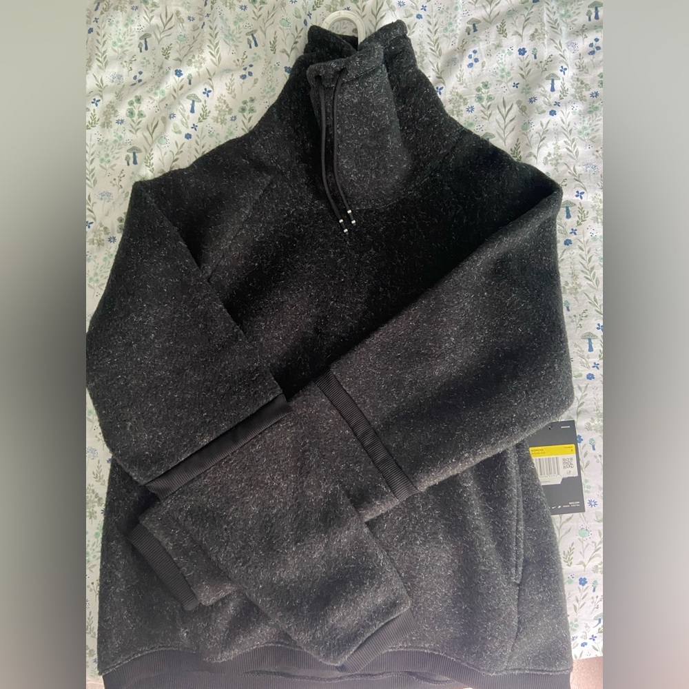 NWT nike women’s sweater